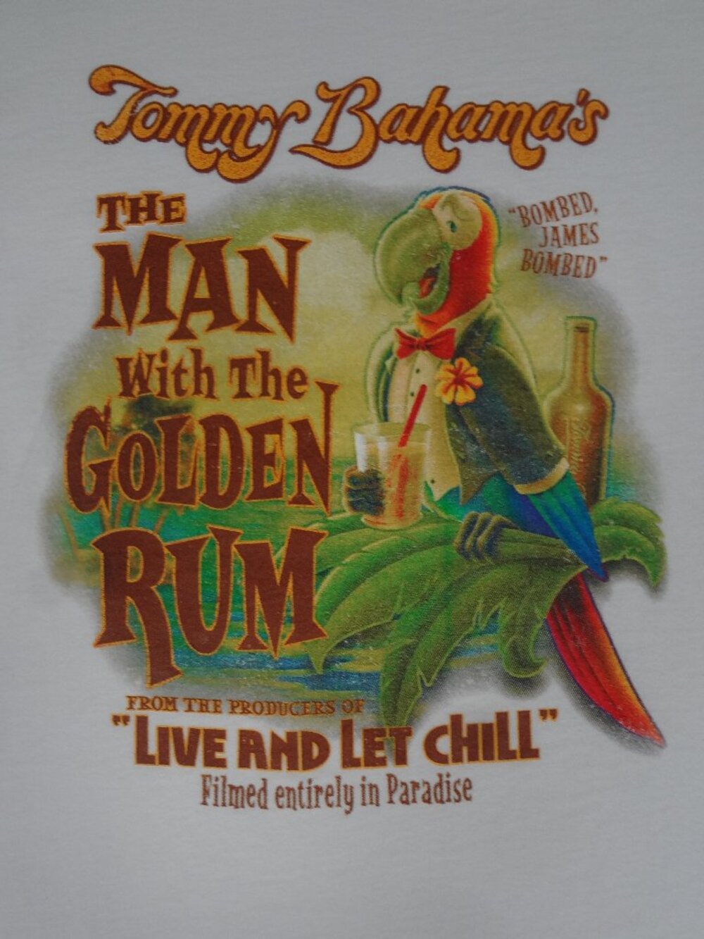 TOMMY BAHAMA PAROT MAN W/THE GOLDEN RUM WHITE LARGE T-SHIRT L995 (SPOT C PICS)